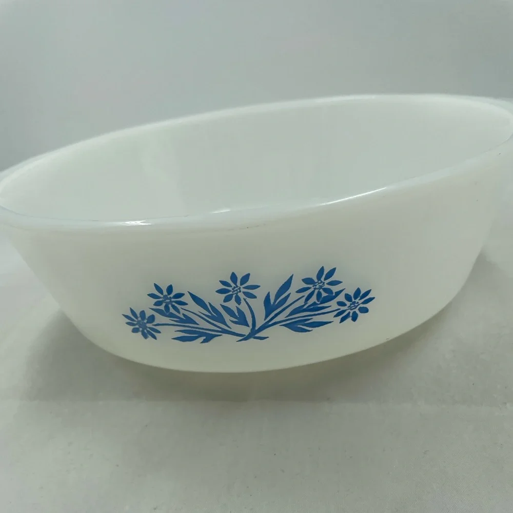 Vintage Anchor Hocking Cornflower Casserole Dish